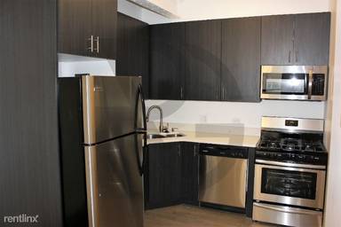 Main picture of 630 W Lake St
