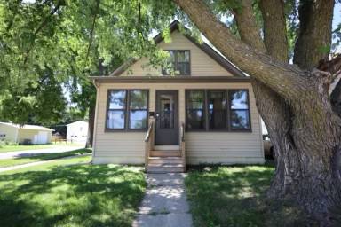 Main picture of 601 4th Ave NW
