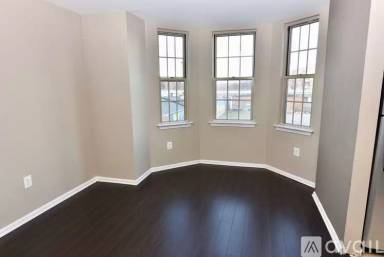 Main picture of 4722 Chestnut St