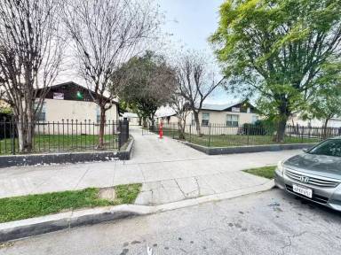 Main picture of 838 Davidson Ave