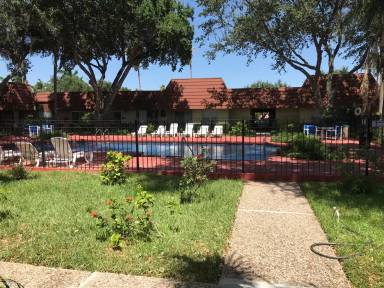 Main picture of 200 E Yuma Ave