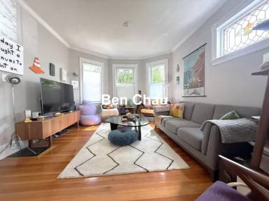 Main picture of 9 Dimick St
