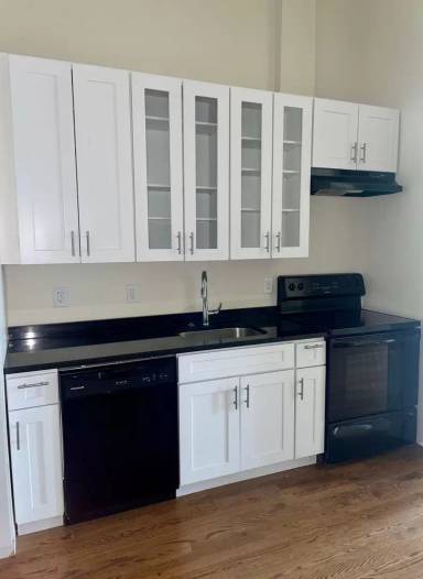 Main picture of 2118 Saint Paul St
