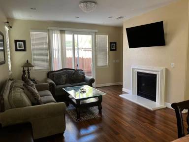 Main picture of 913 Blossom Rock Ln