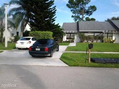 Main picture of 12471 Guilford Way
