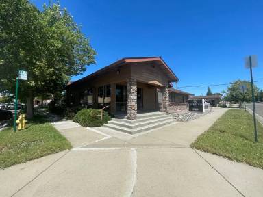 Main picture of 590 McBean Park Dr