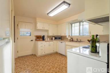 Main picture of 4801 E Maple Lane Cir NW