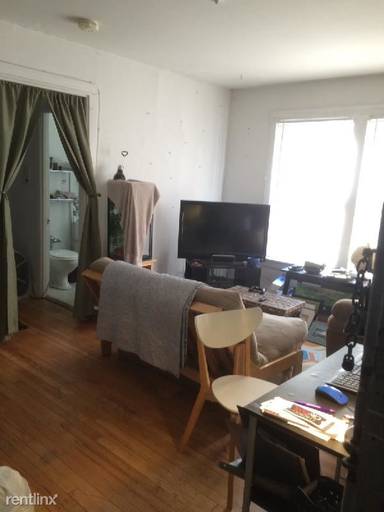 Main picture of 512-20 W Cornelia Ave