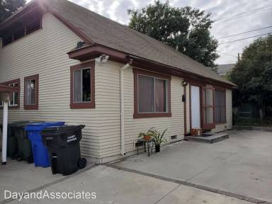 Main picture of 20701 Kenwood Ave