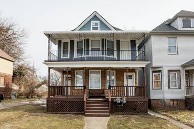 Main picture of 2502 Baldwin St