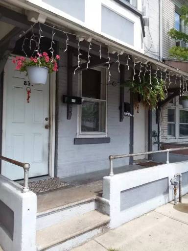 Main picture of 831 Chew St