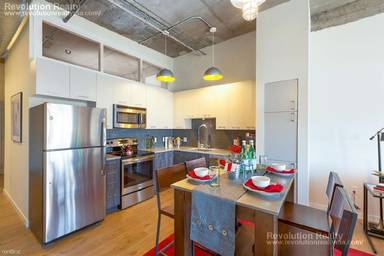 Main picture of 43 Charlton St