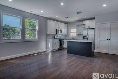 Main picture of 504 2nd St