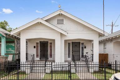 Main picture of 7828 Colapissa St