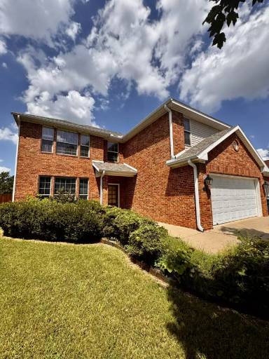 Main picture of 15 Bluestem Ln