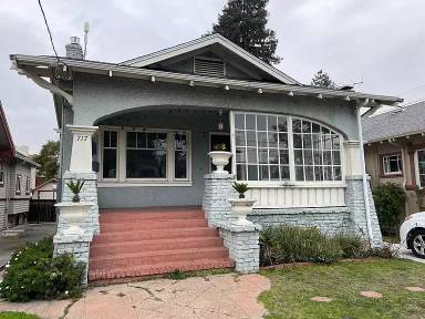 Main picture of 717 Taylor Ave