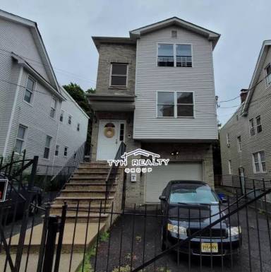 Main picture of 239 Lehigh Ave