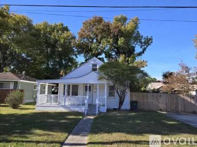 Main picture of 809 Center Ave