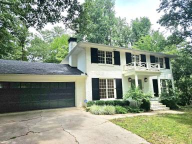 Main picture of 5501 Valley Brook Rd SE