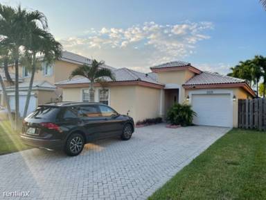 Main picture of 15447 SW 139th St