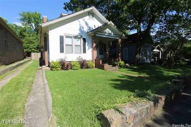 Main picture of 109 S Valentine St