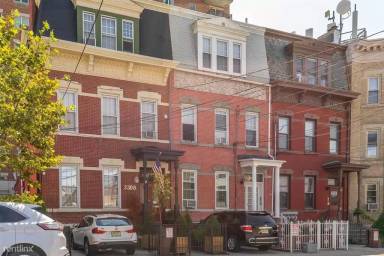 Main picture of 3306 Hudson Ave