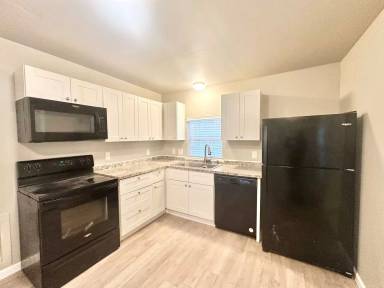 Main picture of 405 W Congress St