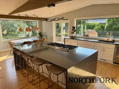 Main picture of 300 E Crestline Dr