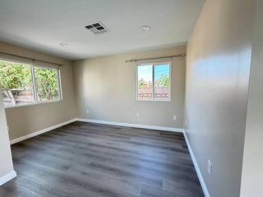 Main picture of 1037 Prospect Ave