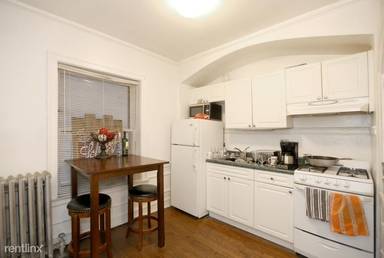 Main picture of 2147 N Fremont St