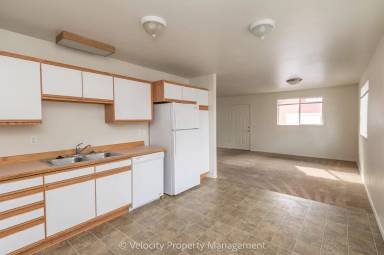 Main picture of 183 SE Taft Ave