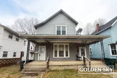 Main picture of 900 1/2 W Main St