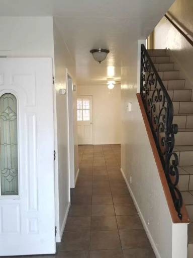 Main picture of 2381 W Hamilton Ave