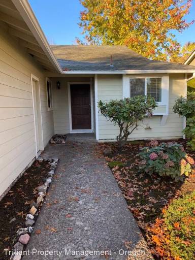 Main picture of 4293 Eve Ct NE