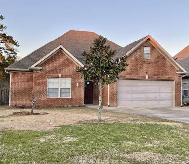 Main picture of 124 Moores Spring Rd