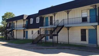 Main picture of 206 N Pine Ave