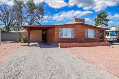 Main picture of 6082 E 20th St