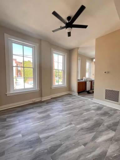 Main picture of 228 W Broad St