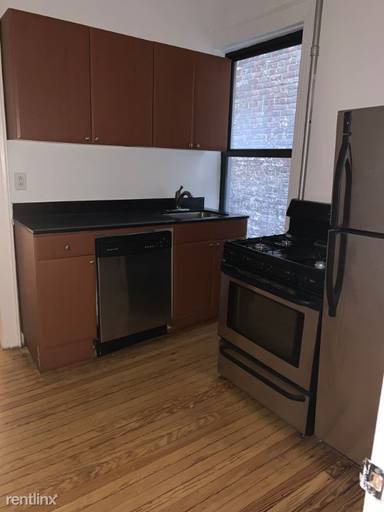 Main picture of 231 E 12th St