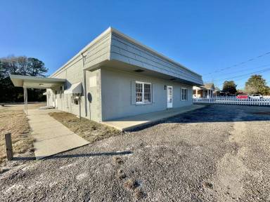 Main picture of 3250 Willard Dr