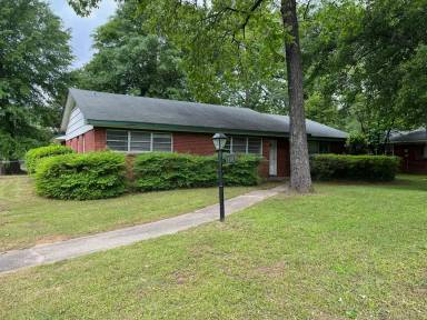 Main picture of 3801 Truett Blvd