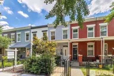 Main picture of 782 Lamont St NW
