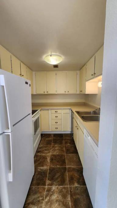 Main picture of 2300 14th Ave S