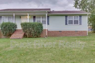 Main picture of 525 Woods Dr