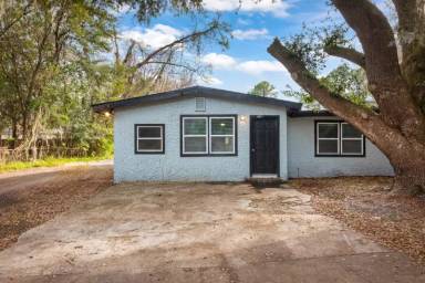 Main picture of 304 Bernard Rd