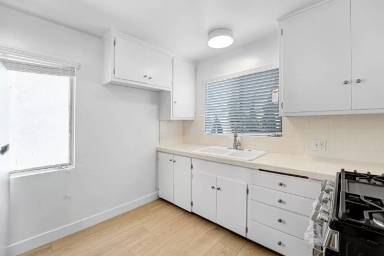 Main picture of 303 California Ave