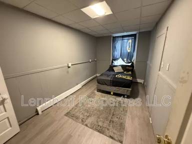 Main picture of 30 Lawrence St