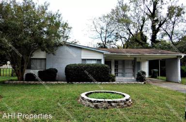 Main picture of 2424 Medaris Rd NW