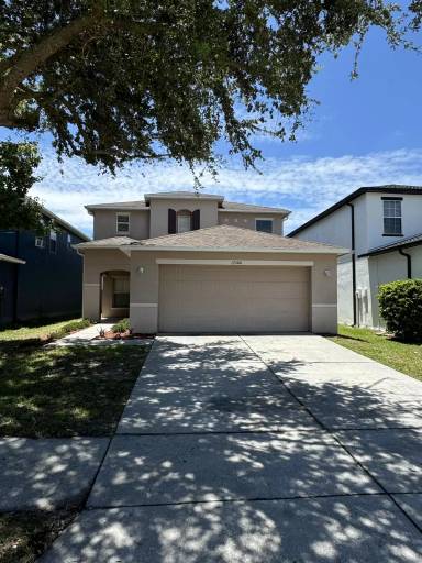 Main picture of 17500 Queensland St