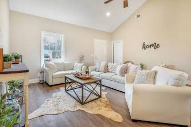 Main picture of 128 Waybill Cir